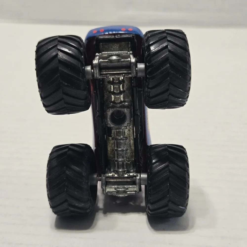 Hot Wheels Marvel‎ Spider-Man Diecast Truck 1:64 Scale Collectible Top